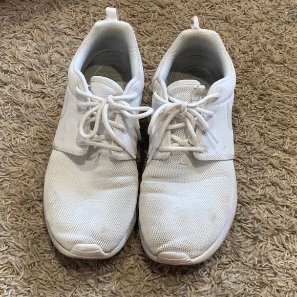 Nike Shoes - White Nike Roshe One sneakers